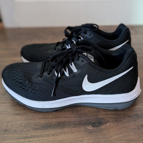Nike Zoom Winflo 4 Running Shoes Black and White Sneakers Women's Size 6 - Picture 13 of 15